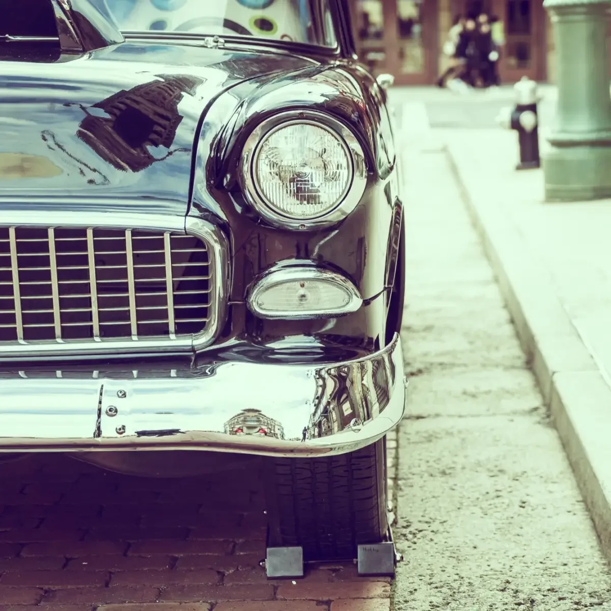 Oldtimer verkaufen Auto am Straßenrand Wert Experte Oldtimer verkaufen Auto am Straßenrand Wert Experte
